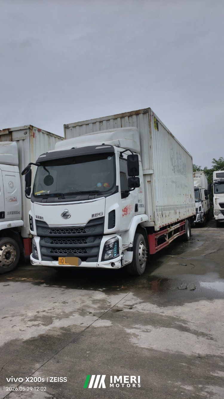 2021 Dongfeng Liuzhou Chenglong M3 200 hp 4X2 8.3 m