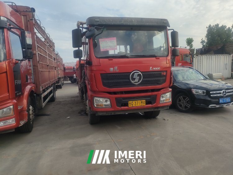 2021 Shacman Delong L3000 220 hp 6X2 7.9 m