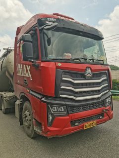 Sinotruk HOWO Max 480 hp 6X4 - фото 3