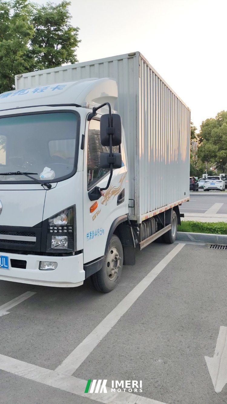 2024 Shacman Delong G300 137 hp 4X2 3.82 m