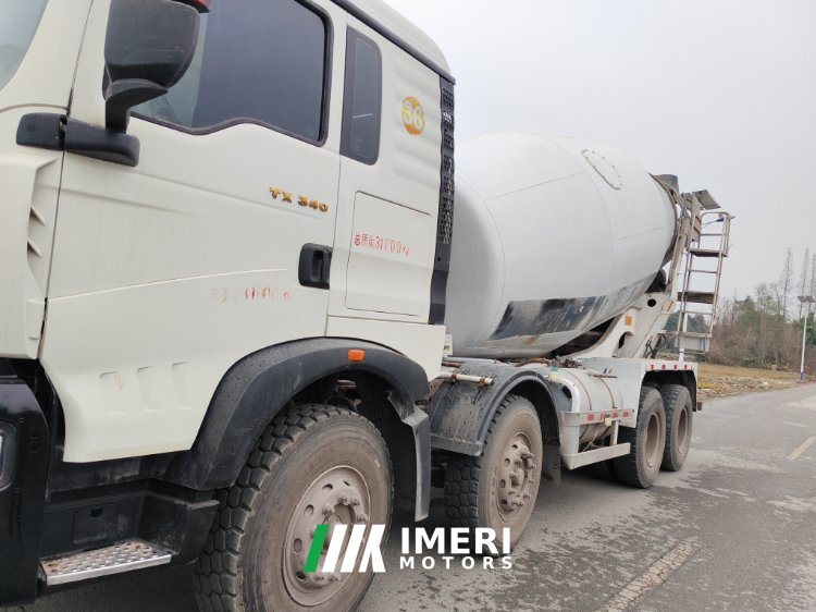Sinotruk HOWO chassis 340 hp 8X4 - грузовик из Китая
