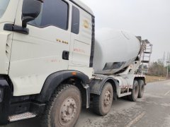 Sinotruk HOWO chassis 340 hp 8X4 - фото 3