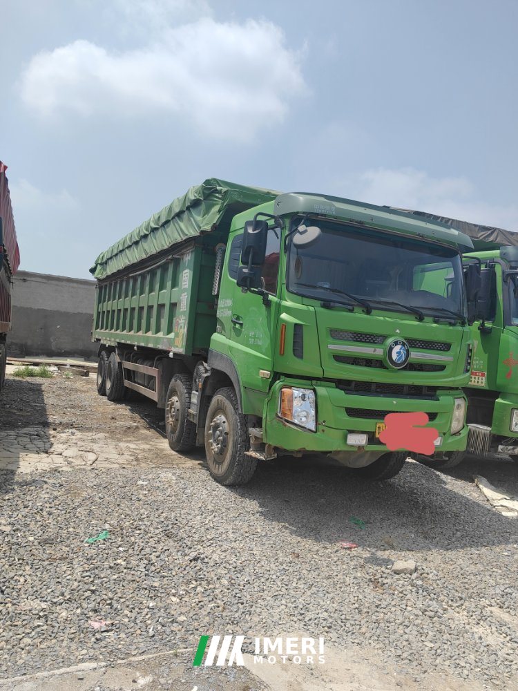 2020 Sinotruk Wangpai W5G 380 hp 8X4 8.6 m