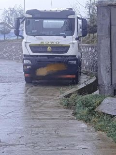 Sinotruk HOWO chassis 340 hp 8X4 - фото 2