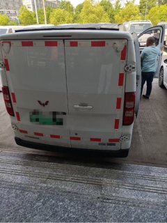 Wuling 2024 2.9T 2 4.985 m BEV van truck 41.9kWh electric truck - фото 2