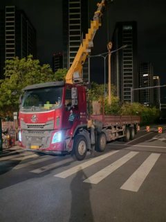 Dongfeng Liuzhou Chenglong H5 350 hp 6X4 5.6 m - фото 1