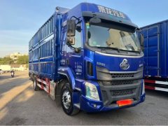 Dongfeng Liuzhou Chenglong H5 230 hp 4X2 6.8 m - фото 1