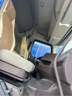Dongfeng Liuzhou Chenglong H5 230 hp 4X2 6.8 m - фото 4