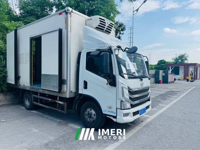 SAIC Yuejin S 1180 hp 4X2 4.1 m - грузовик из Китая