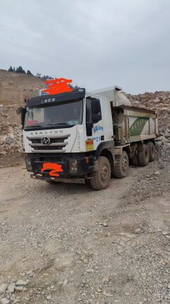 SAIC Hongyan Genlyon 350 hp 6X4 5.6 m - фото 2
