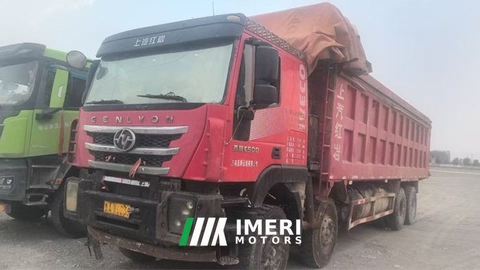 2019 SAIC Hongyan Genlyon 450 hp 8X4 8.6 m