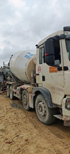 Sinotruk HOWO T5G 340 hp 8X4 - фото 2