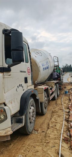 Sinotruk HOWO T5G 340 hp 8X4 - фото 3