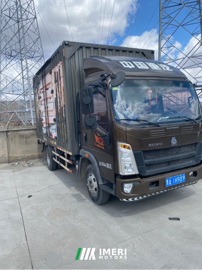 SINOTRUK HOWO Light Duty Truck Hanjiang 130 hp 4X2 4.15 m - грузовик из Китая