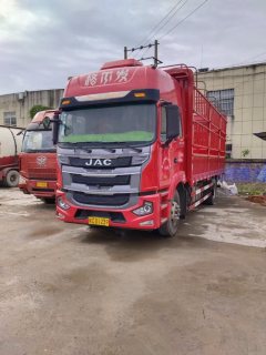 JAC Gallop Gelfa A5 240 hp 4X2 6.8 m - фото 1