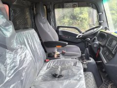 Sinotruk Lion automobile 220 hp 4X2 6.8 m - фото 4
