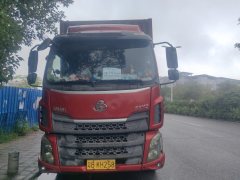 Dongfeng Liuzhou Chenglong M3 200 hp 4X2 7.8 m - фото 1