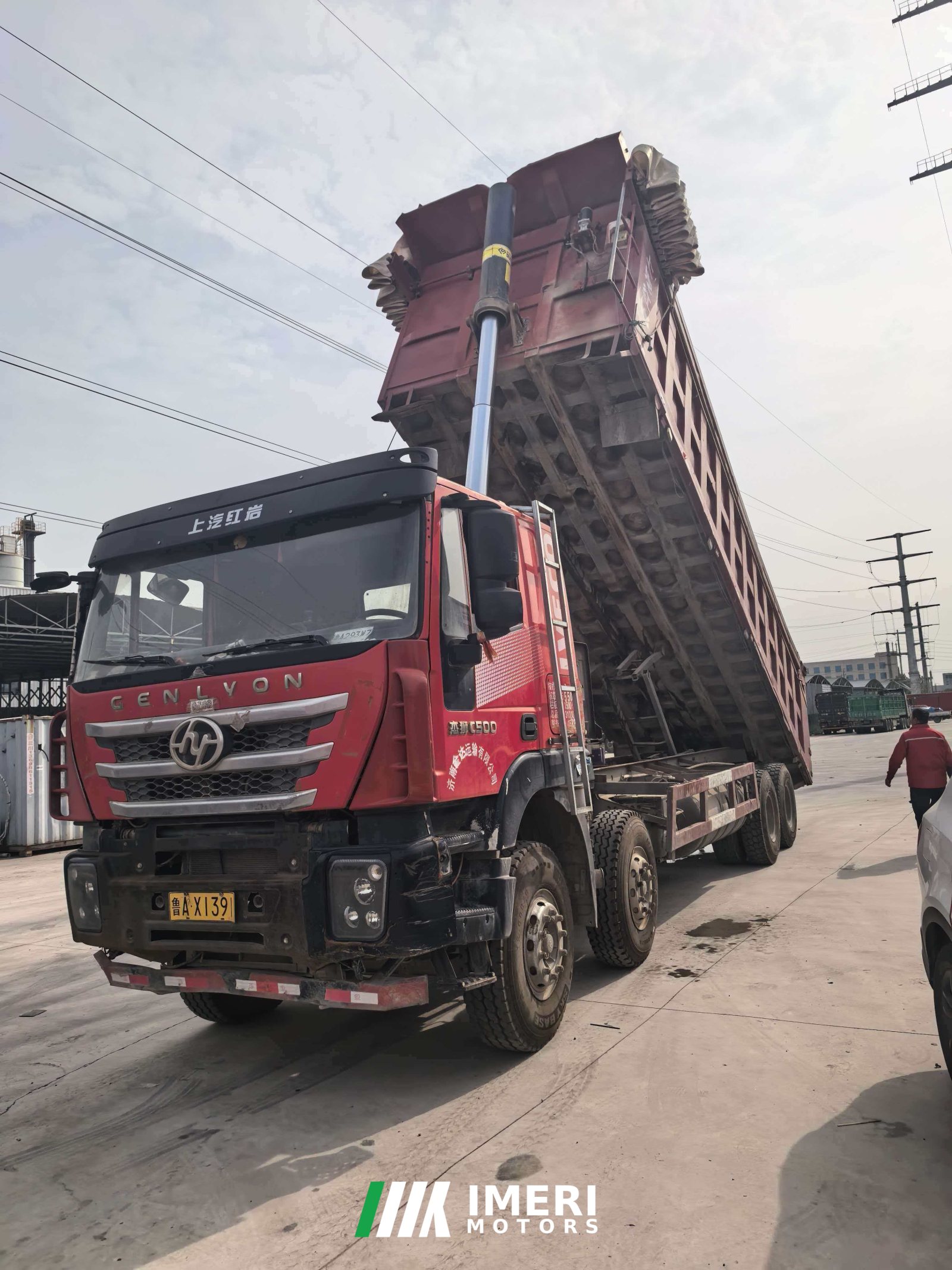 2019 SAIC Hongyan Genlyon 450 hp 8X4 8.8 m