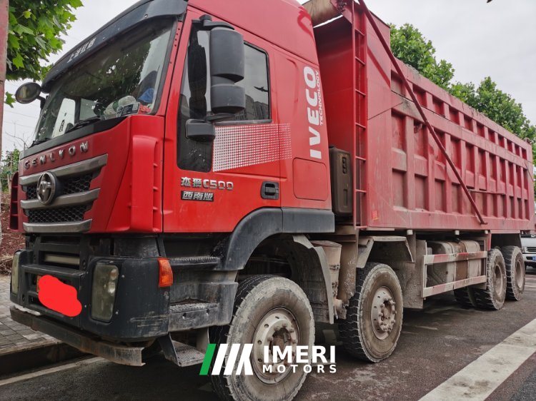 2020 SAIC Hongyan Genlyon 520 hp 8X4 8 m