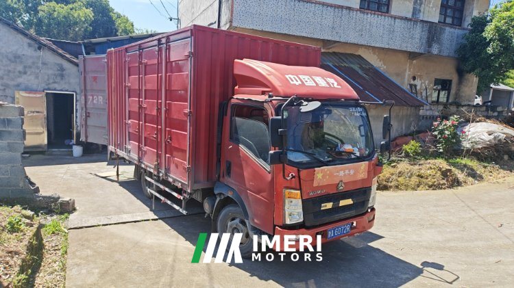 SINOTRUK HOWO Light Duty Truck Dream Chaser 130 hp 4X2 4.2 m - грузовик из Китая