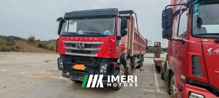 SAIC Hongyan Genlyon 450 hp 8X4 8.6 m - грузовик из Китая