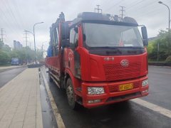 FAW Jiefang J6L 220 hp 4X2 6.75 m - фото 1