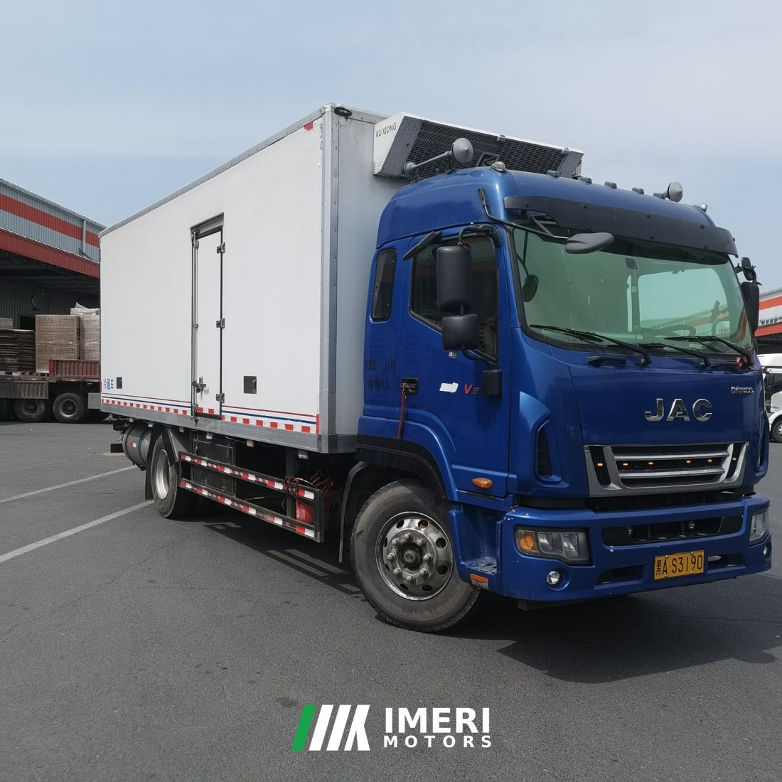 JAC V9 220 hp 4X2 6.8 m - грузовик из Китая