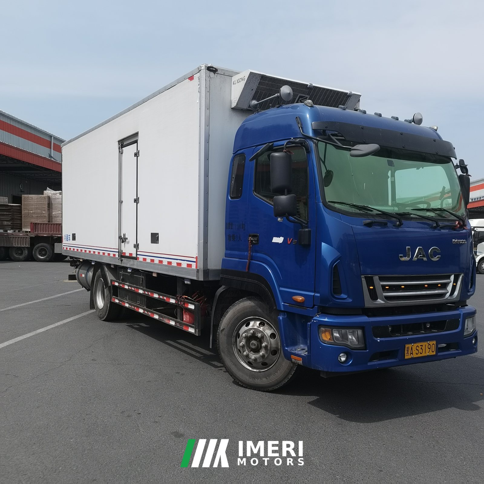 2021 JAC V9 220 hp 4X2 6.8 m
