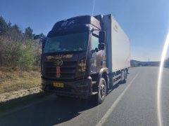 FAW Jiefang J6L 260 hp 4X2 6.8 m - фото 1