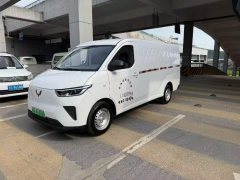 Wuling 2.3T 6 4.985 m BEV van truck 41.9kWh electric truck - фото 3