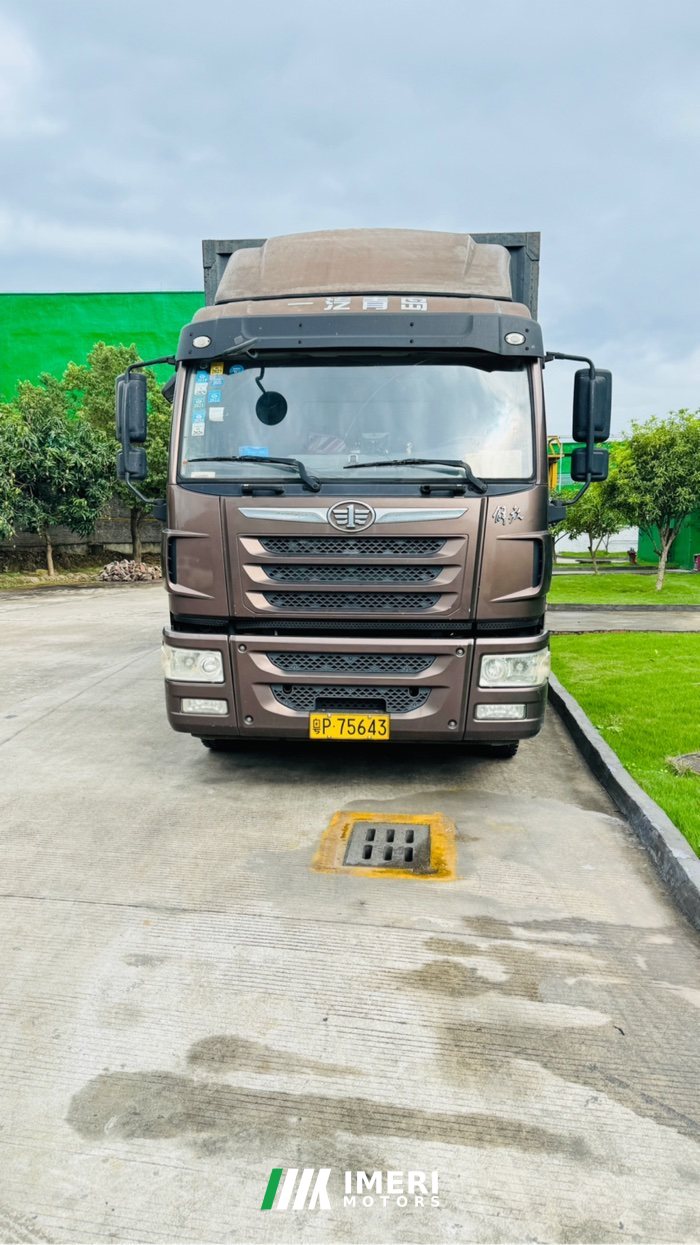 2018 FAW Jiefang J6L 180 hp 4X2 7.7 m