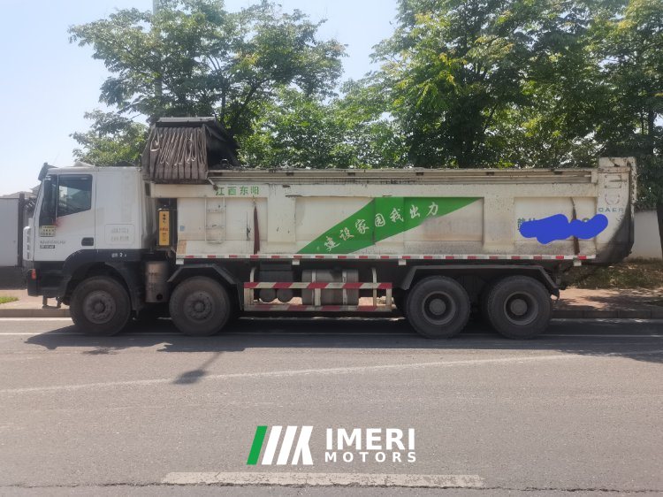 SAIC Hongyan Genlyon 430 hp 8X4 7.8 m - грузовик из Китая