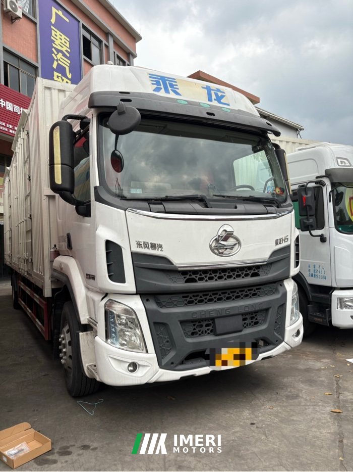 Dongfeng Liuzhou Chenglong H5 240 hp 4X2 9.7 m - грузовик из Китая