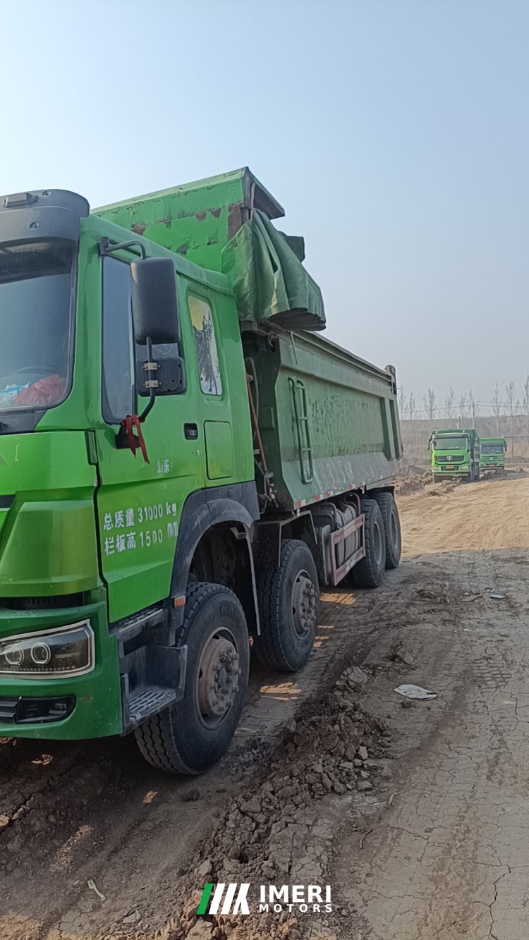 Sinotruk HOWO HOWO-7 380 hp 8X4 6.5 m - грузовик из Китая