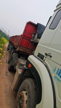 Sinotruk Hohan J7G 380 hp 6X4 - фото 3
