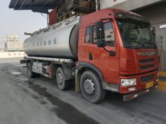 Hubei Runli FAW Jiefang light truck 260 hp 6X4 7.6 m - фото 2