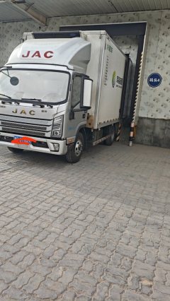 JAC Junling A9 170 hp 4X2 4.2 m - фото 1