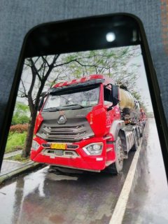 Sinotruk HOWO TS5 460 hp 6X4 - фото 1