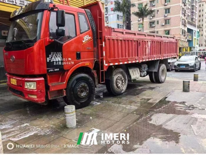 2021 FAW Jiefang J6L 260 hp 6X2 5.6 m