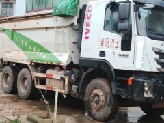 SAIC Hongyan Genlyon 350 hp 6X4 5.4 m - фото 2