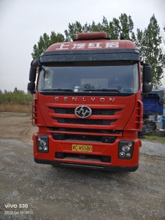 SAIC Hongyan Genlyon 433 hp 6X4 - фото 2
