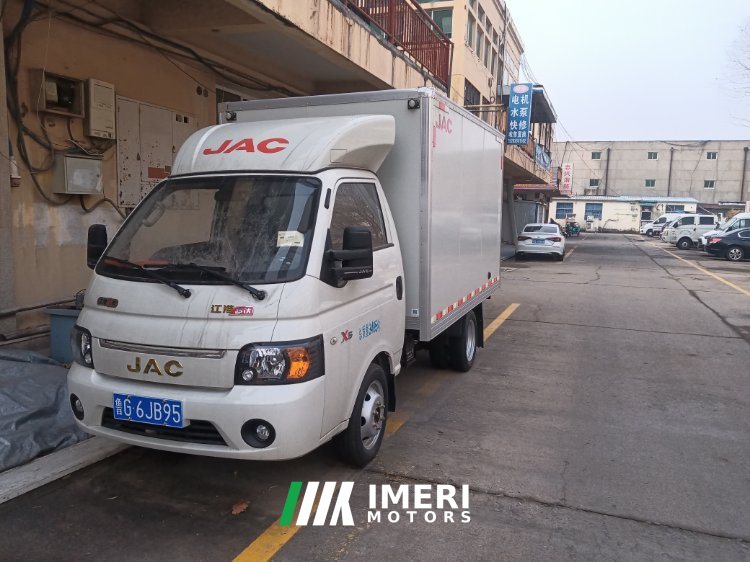 JAC X5 120 hp 4X2 3.5 m - грузовик из Китая