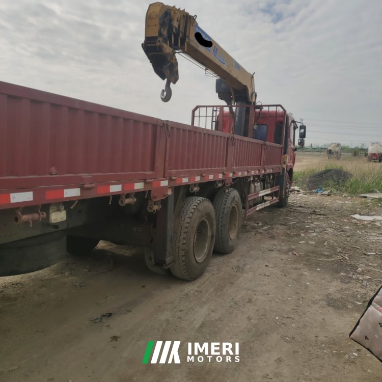 2019 XCMG 240 hp 8X2 8.4 m