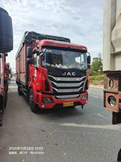 JAC Gallop GAC Higer K5 220 hp 4X2 6.8 m - фото 1