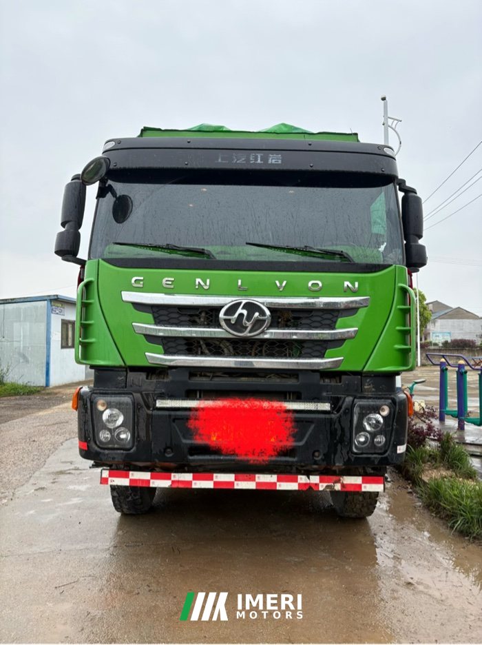SAIC Hongyan Genlyon 430 hp 8X4 7.6 m - грузовик из Китая