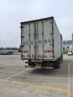 Shacman Delong L5000 260 hp 4X2 9.8 m - фото 4