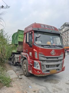 Dongfeng Liuzhou Chenglong H5 375 hp 6X4 - фото 2