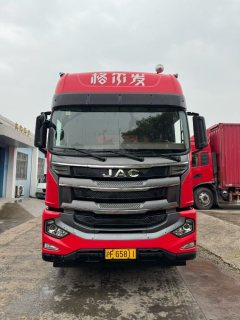JAC Gallop Gelfa A5 245 hp 6X2 9.5 m - фото 1