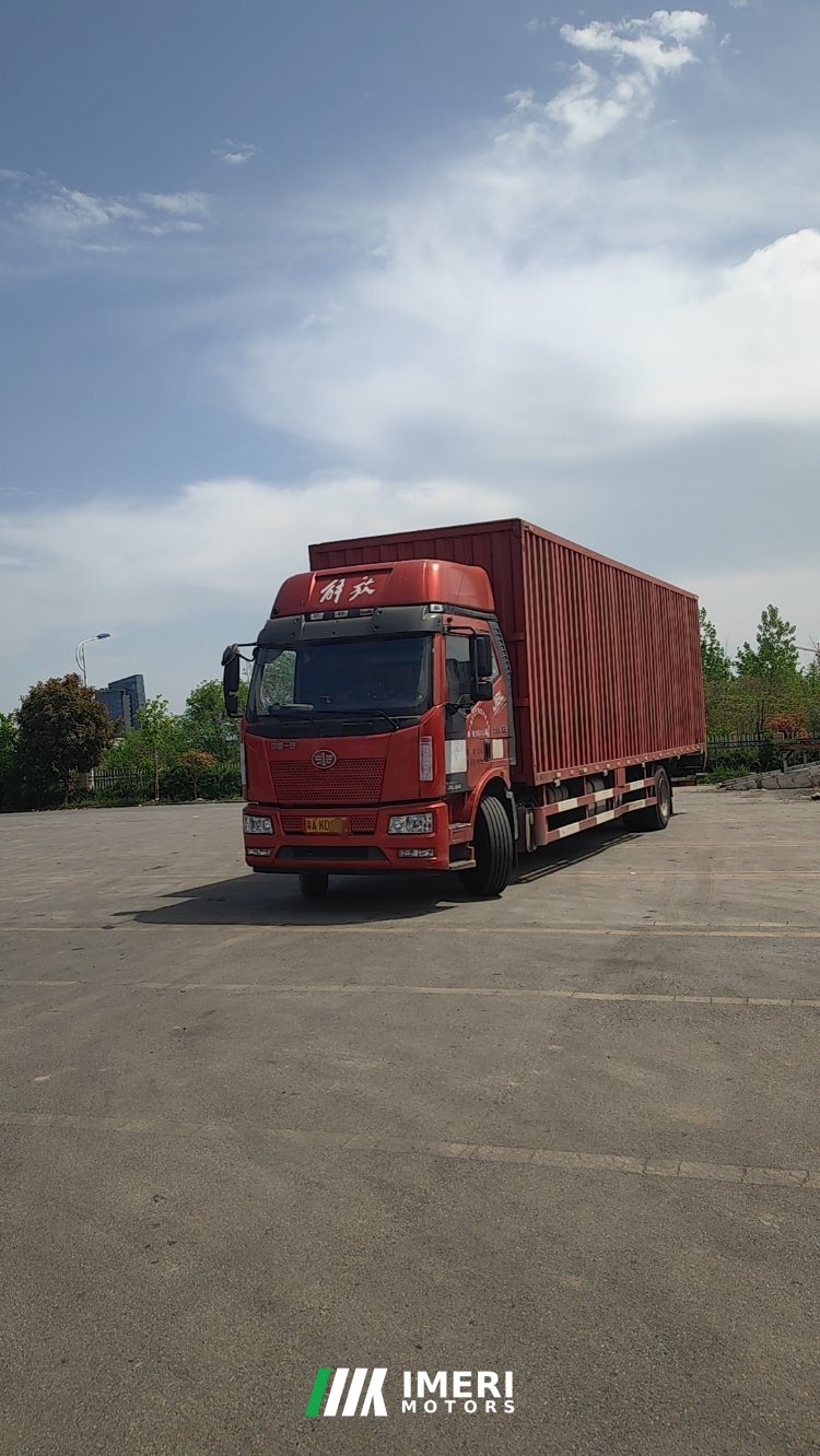 2021 FAW Jiefang J6L 240 hp 4X2 9.6 m