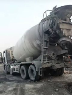 Sinotruk HOWO T5G 340 hp 8X4 - фото 3